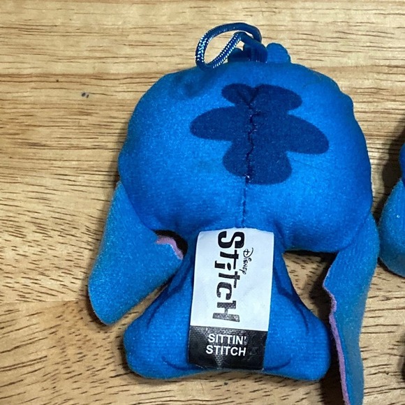 2022 Disney Sittin' Stitch 4" Mini Plush w/ Hanger Stuffed Animal Toy Set of 2 - Picture 4 of 6